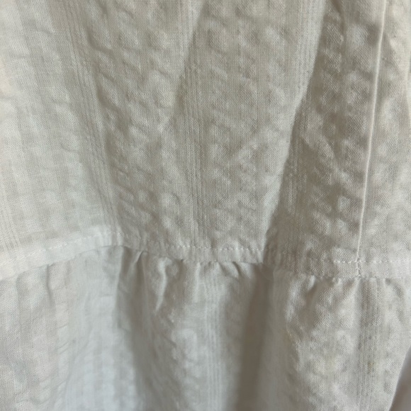 Linen Textured Blouse - Picture 2 of 4